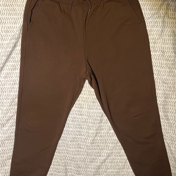 Uniqlo Brown Heattech Pile-Lined Sweatpants - Picture 2 of 4